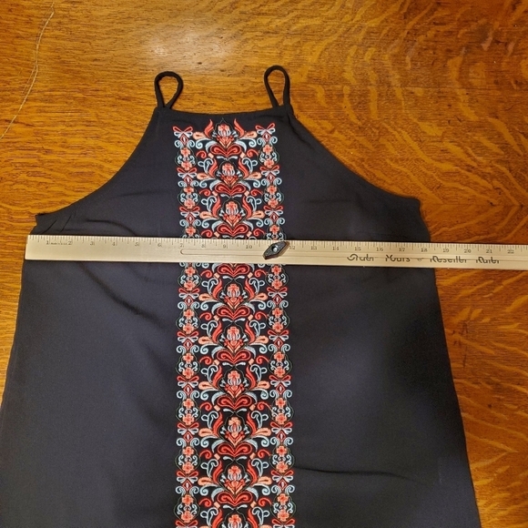Floral Embroidered Black Women's Tank Top Size Small - Picture 7 of 7